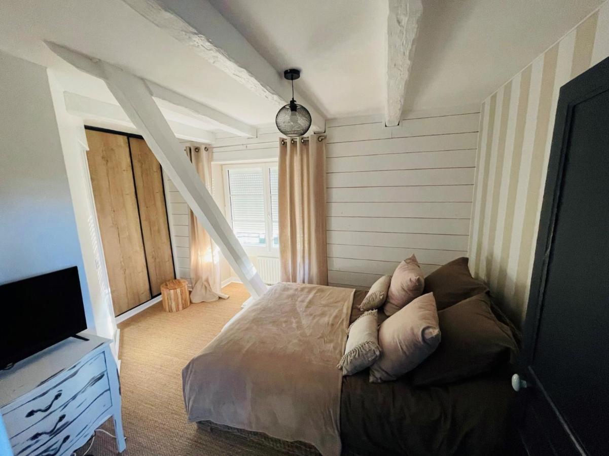 Bed and Breakfast Maison Du Roc Champagnac-de-Bélair Zewnętrze zdjęcie
